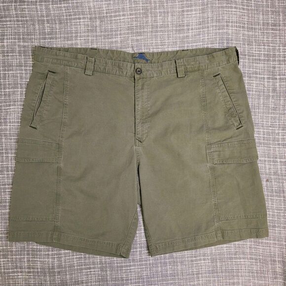 Tommy Bahama Cargo Shorts 9.5 Inseam Men’s 44 Khaki Green Cotton Blend - Picture 1 of 8